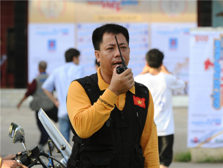 Giải pháp và Tầm quan trọng của Bộ Đàm cầm tay trong ngành sự kiện Event